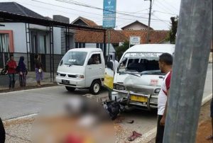 Kronologi Kecelakaan Lakalantas Angkot dan Motor di Jalan Kasturi-Cikijing
